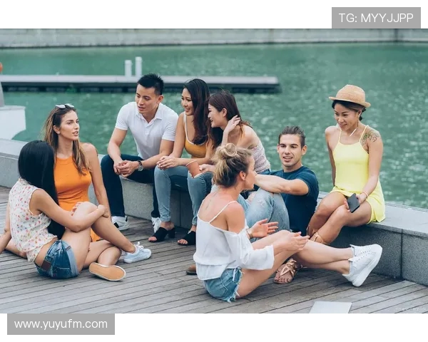 男朋友带其他女生打游戏是否正常如何看待其中的界限与信任问题